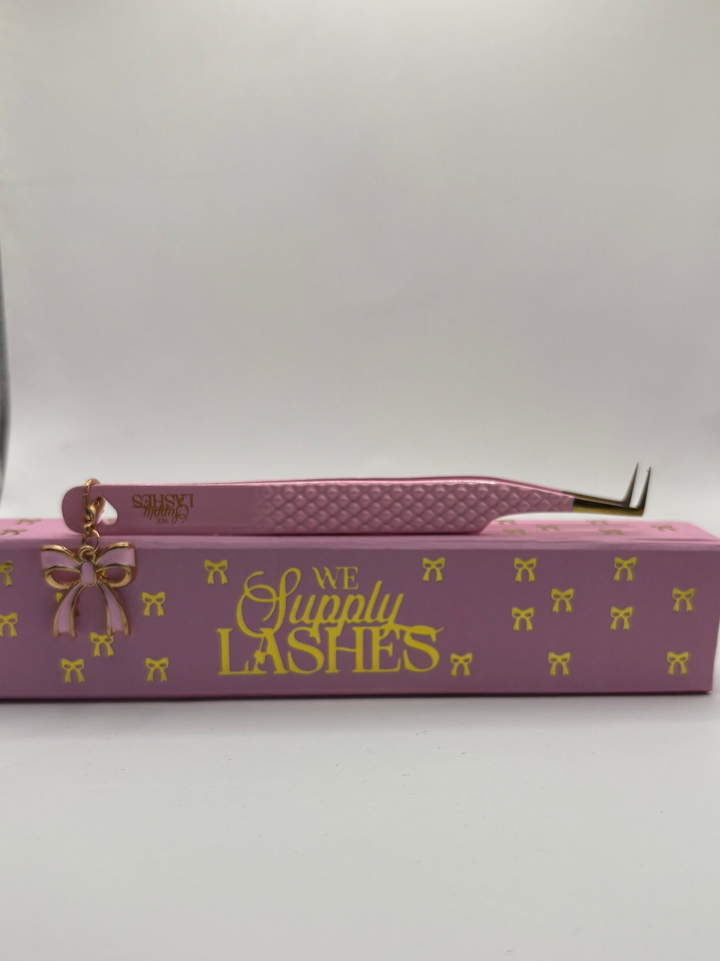 Fiber Tip Volume Tweezers